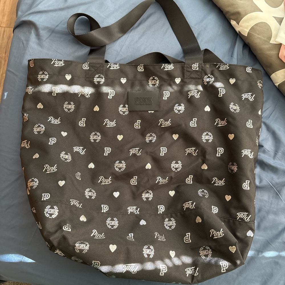 Black Heart Print Tote Bag
